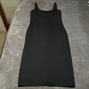 Vuori Halo Essential Midi Dress